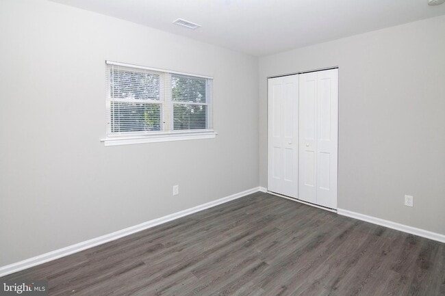 Building Photo - 106 Haines Ave