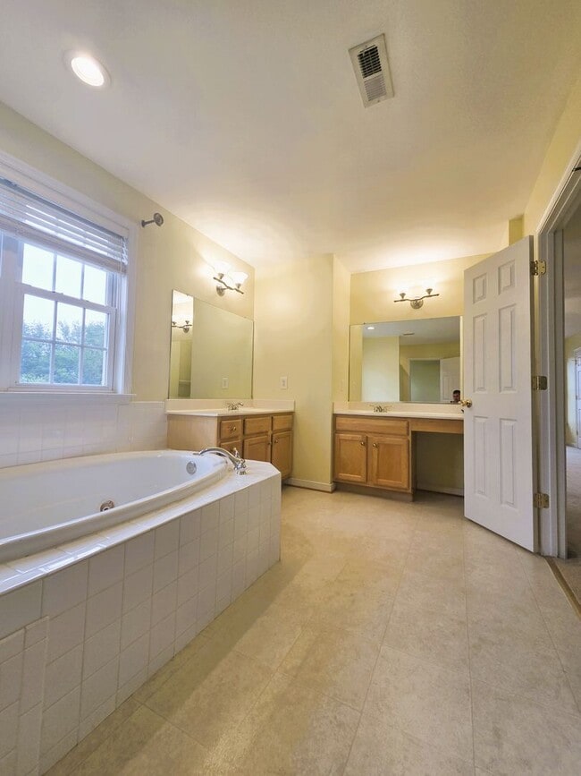 Building Photo - Stately brick front contemporary on huge c...