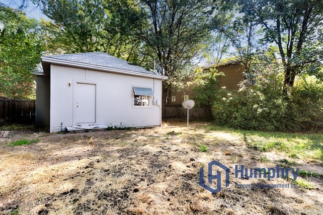 Building Photo - Boise 809Sqft Cute historical home near Veteran's Memorial Park