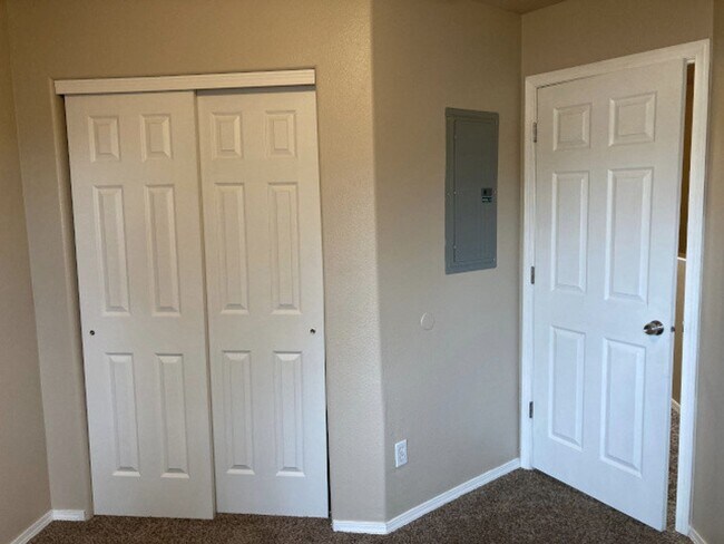 Building Photo - 114 N Bowdish Rd