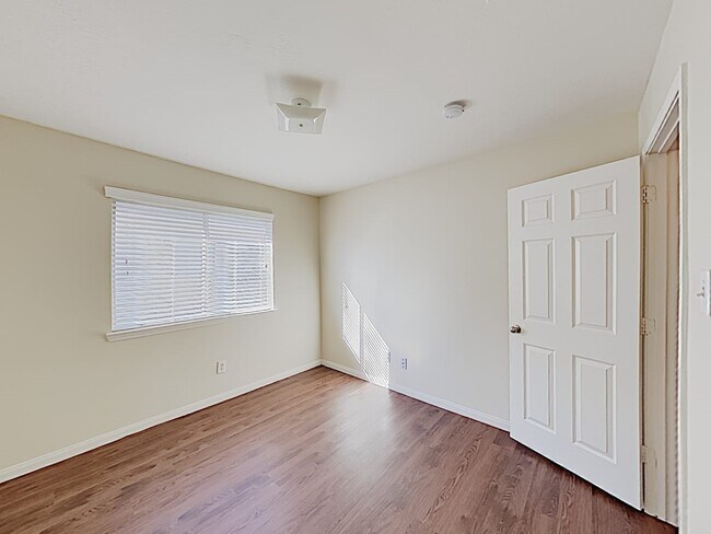 Building Photo - 6002 Deep S Dr