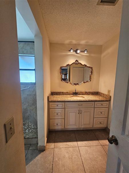 Building Photo - 263 Deerfield Ct