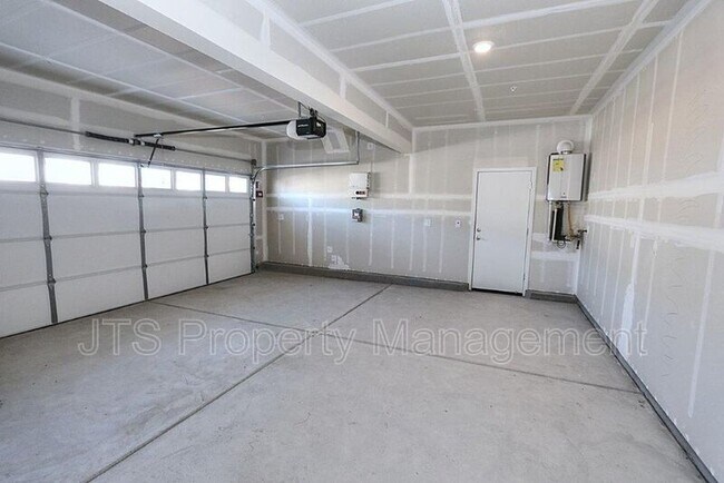 Building Photo - 716 Franklin St