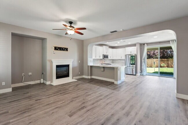 Building Photo - 5816 Amnest Way