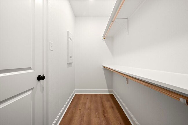 Building Photo - 11802 Morgan Meadow Ave