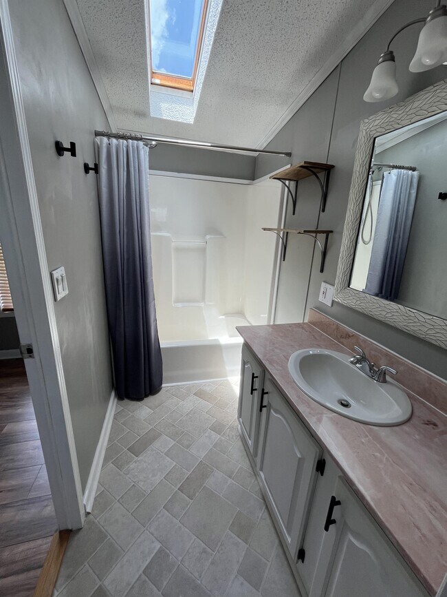 Building Photo - 62 Bennett Rd