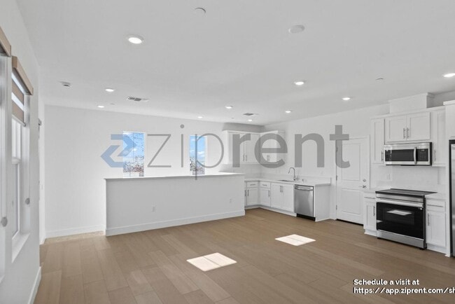 Building Photo - 53 W San Francisco Dr