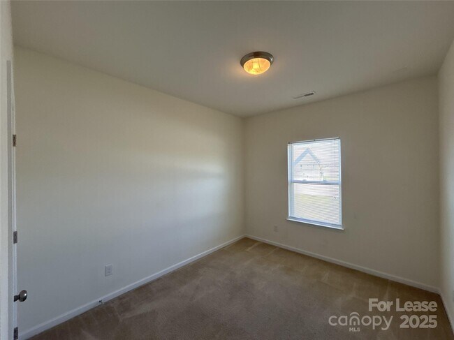 Building Photo - 6091 Starnes Dr