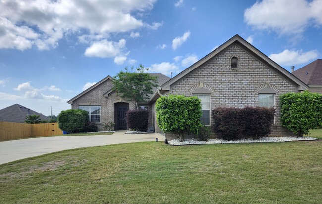 Building Photo - 2018 Chancellor Ridge Rd