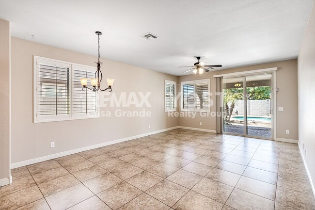 Building Photo - Desert Living Done Right: Solar, Pool & Jacuzzi Included
