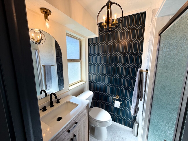 Building Photo - 1518 Cinderella Ave