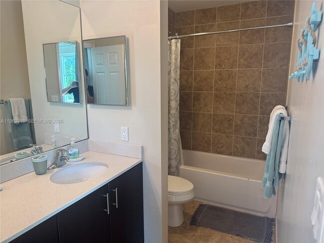 Building Photo - 2333 SE 5th St