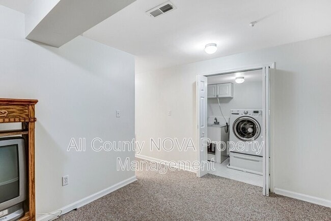 Building Photo - 8308 Deerstill Way