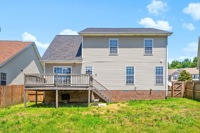 Building Photo - 680 Foxfield Dr