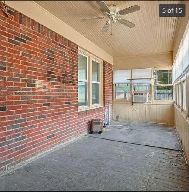 Building Photo - Cute & Clean 2-Bedroom Home for Rent Charming Updates & Great Amenities!
