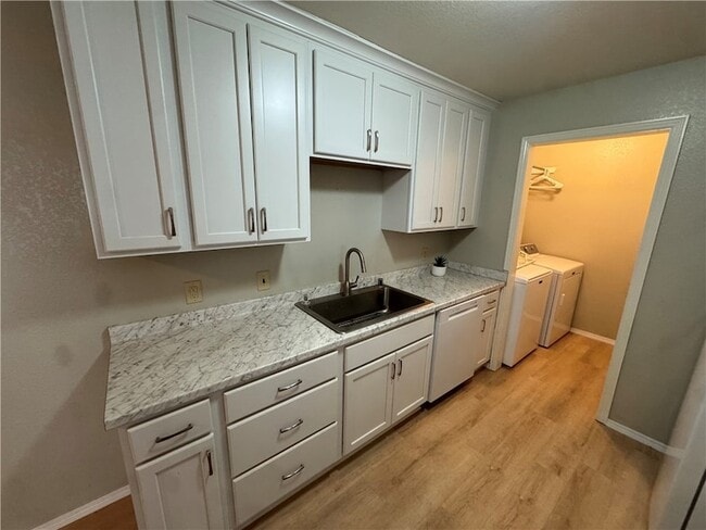 Building Photo - 20 McGee