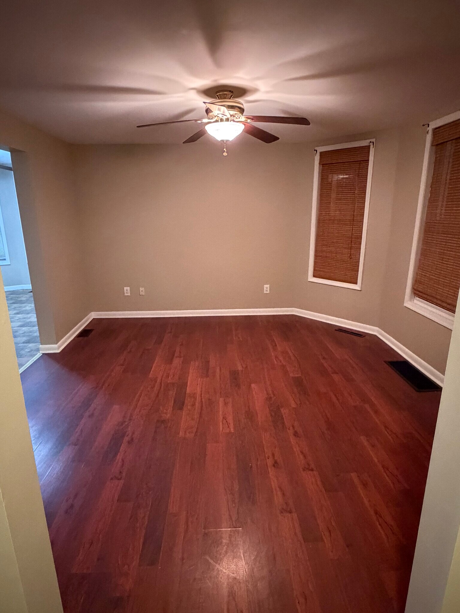 Building Photo - 1017 Pine St