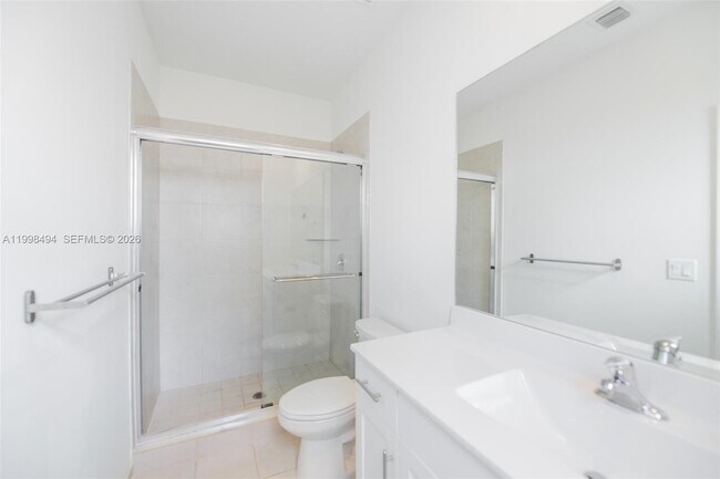 Building Photo - 640 NE 207th St