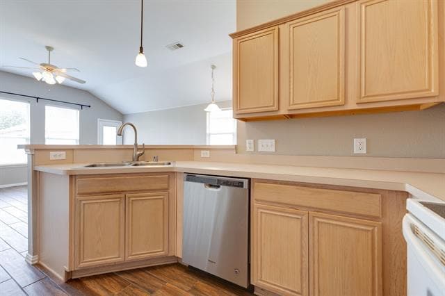 Building Photo - 205 N Bending Oak Ln