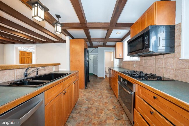 Building Photo - 625 Chelten Hills Dr