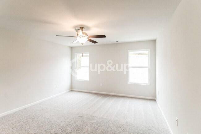 Building Photo - Fantastic 4bd/2.5ba home! Coming soon!
