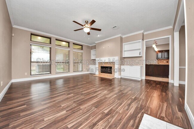 Building Photo - 15818 Sweetwater Creek Dr