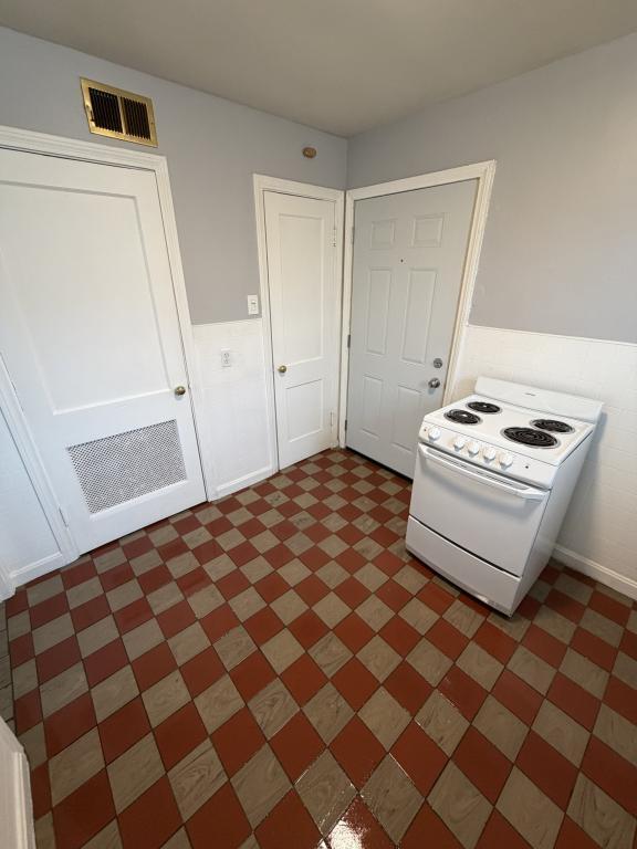 Building Photo - 310 Vine Ave