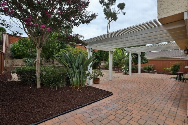 Building Photo - Spacious 3-Bedroom Scripps Ranch Home