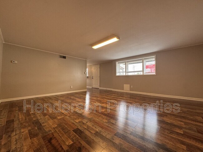 Building Photo - 224 28th Ave Pl NE