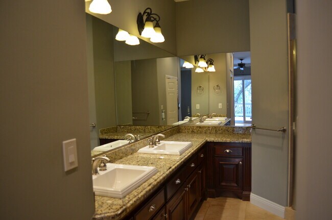 Building Photo - 2111 Deer Valley Rd