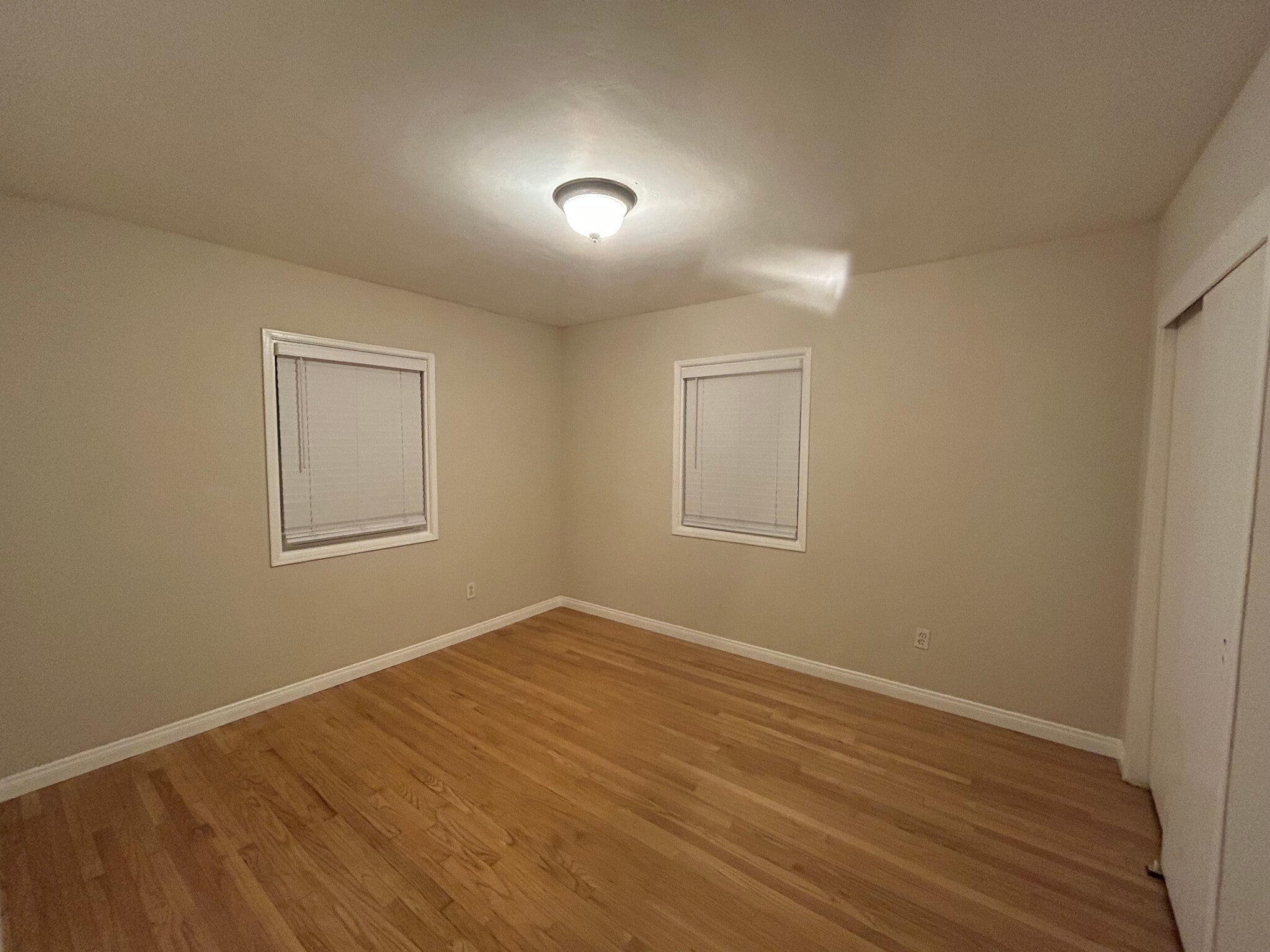 Building Photo - 5525 Bolivar St