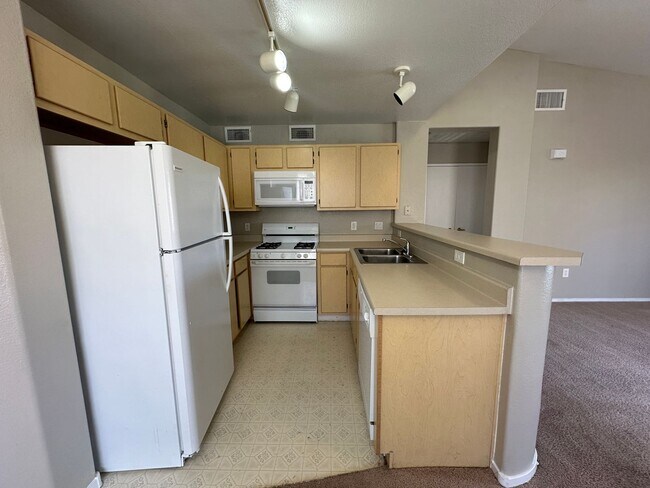 Building Photo - Las Vegas Condo available for rent.