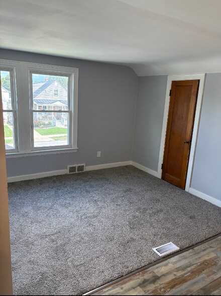 Building Photo - 151 Whitehall Ave