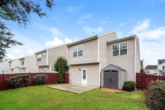 Building Photo - 1640 Extine Ln