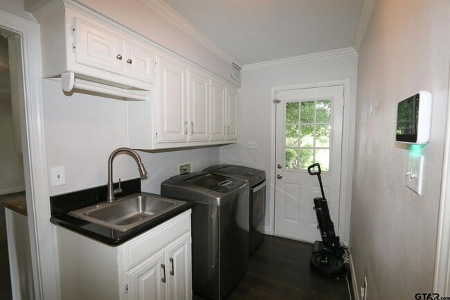 Building Photo - 18751 Ridgeline Rd