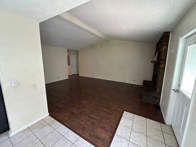 Building Photo - 3206 S 148th E Pl