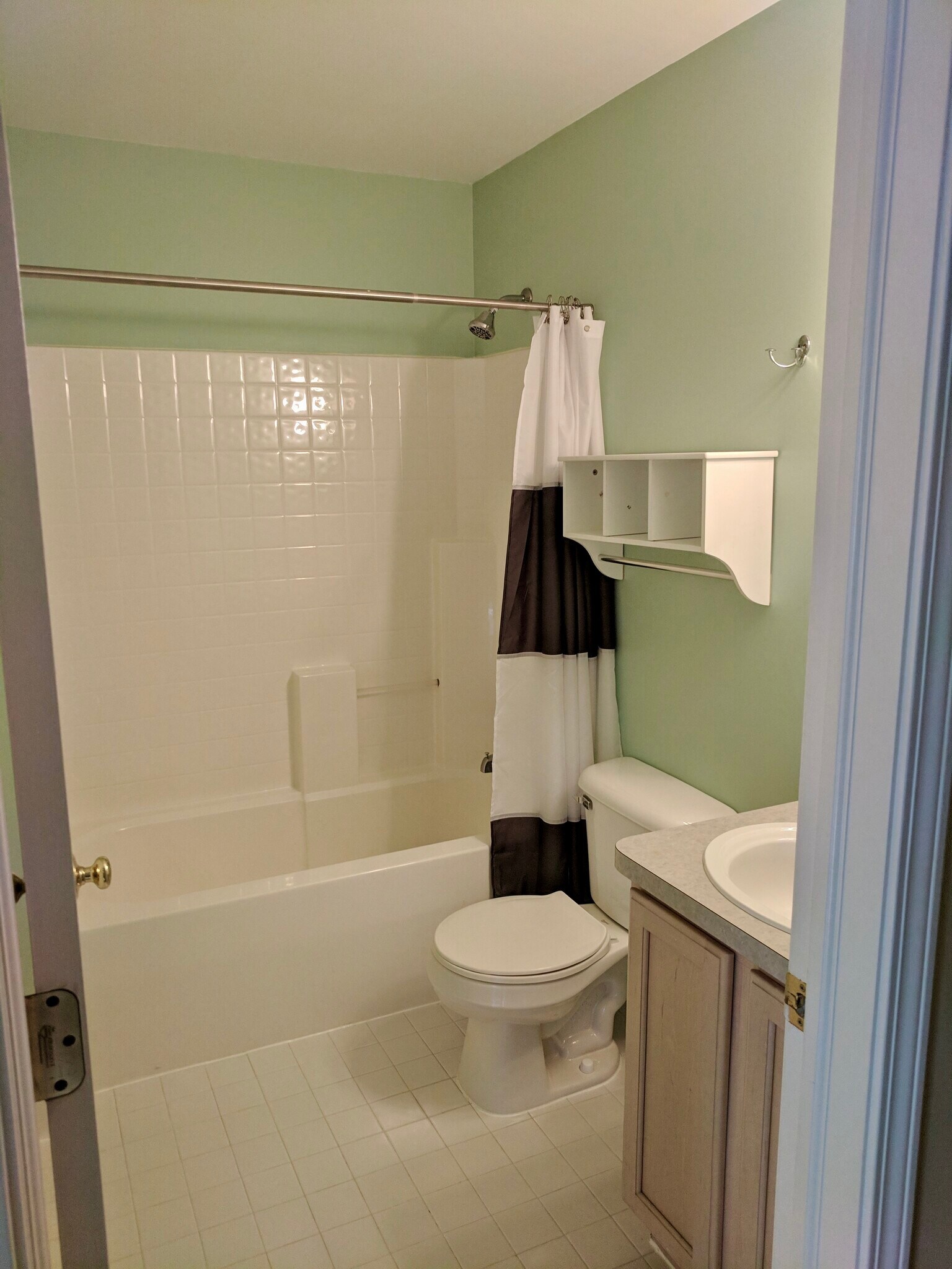 Bathroom 2 - 2916 Barclay Way