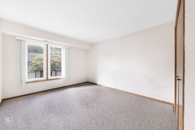 Building Photo - Two Bedroom Condo Elk Grove