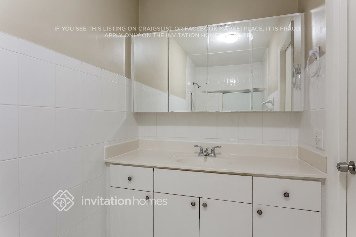 Building Photo - 1313 N Park Rd