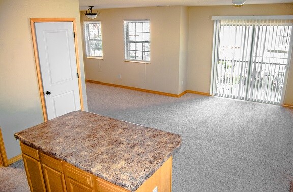 Building Photo - 2864 W Lakewood Dr