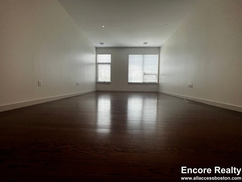 Building Photo - 455 Harvard St