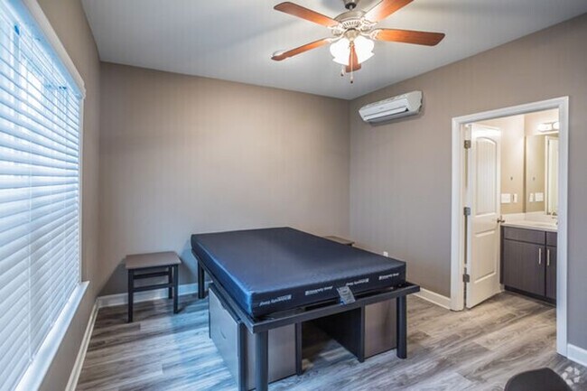 Building Photo - Shared Housing Experience in Memphis -> @t...