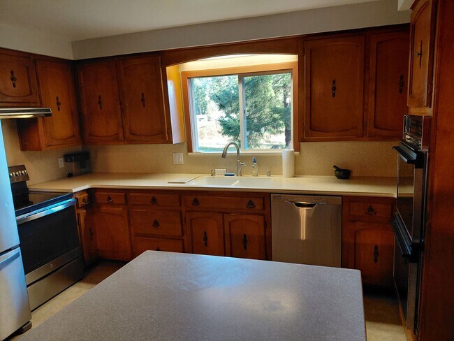 Building Photo - Silverdale Area Home