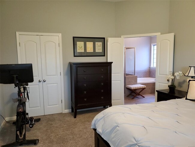 Building Photo - 9407 Cres Lodge Cir