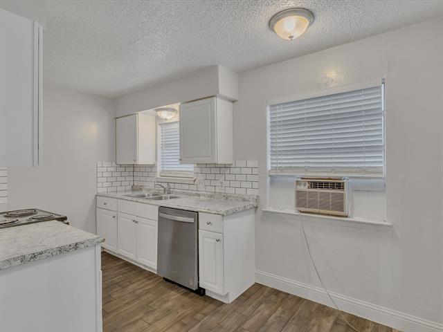 Building Photo - 5053 Ridglea Ln