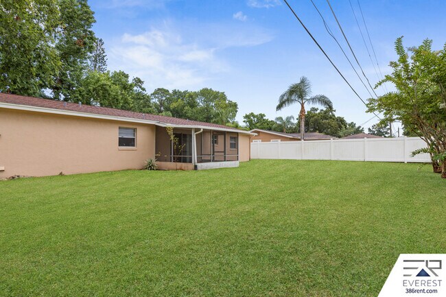 Building Photo - 1706 Western Rd