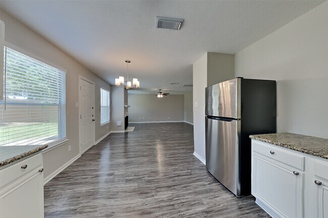 Building Photo - 1227 Caraquet Dr