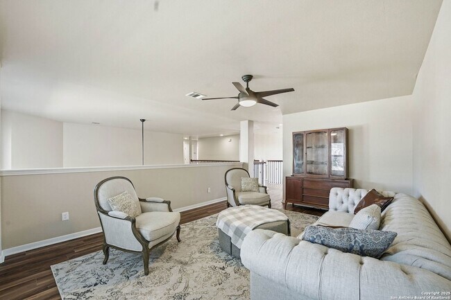 Building Photo - 711 Midway Crest