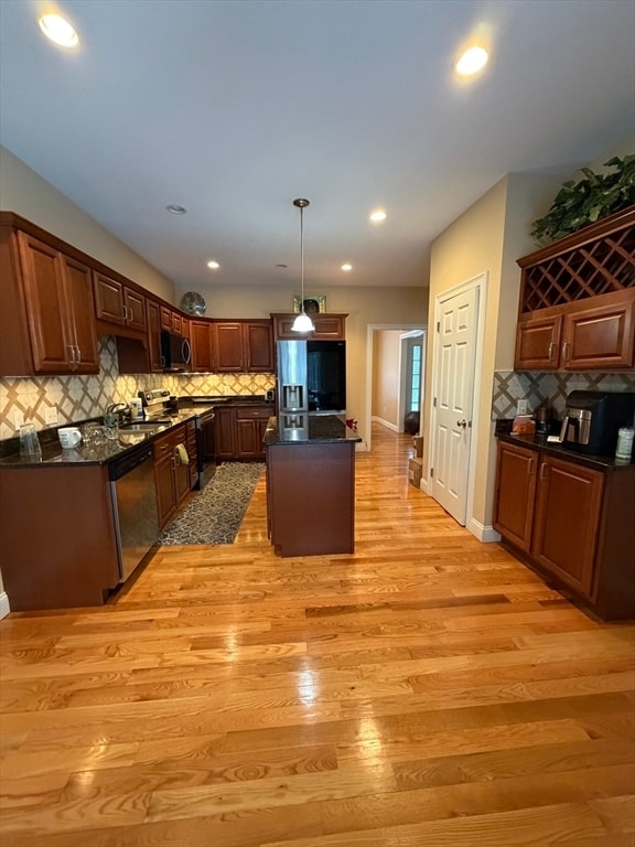 Building Photo - 17 Two Ponds Rd