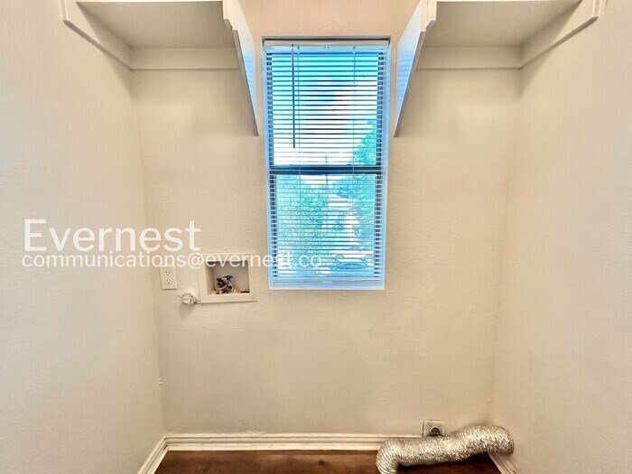 Building Photo - 146 Creek Cove Dr